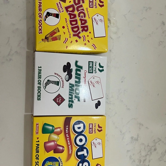 Colorful Retro Toy Set with Nostalgic Design. 3 pairs of socks! - Picture 6 of 9